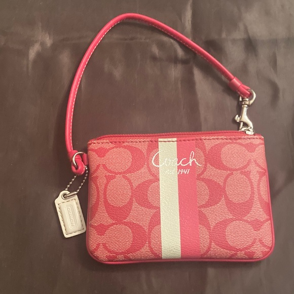 Genuine Coach Heritage Pink and White Wristlet. Signature Wristlet leather trim - Picture 13 of 15